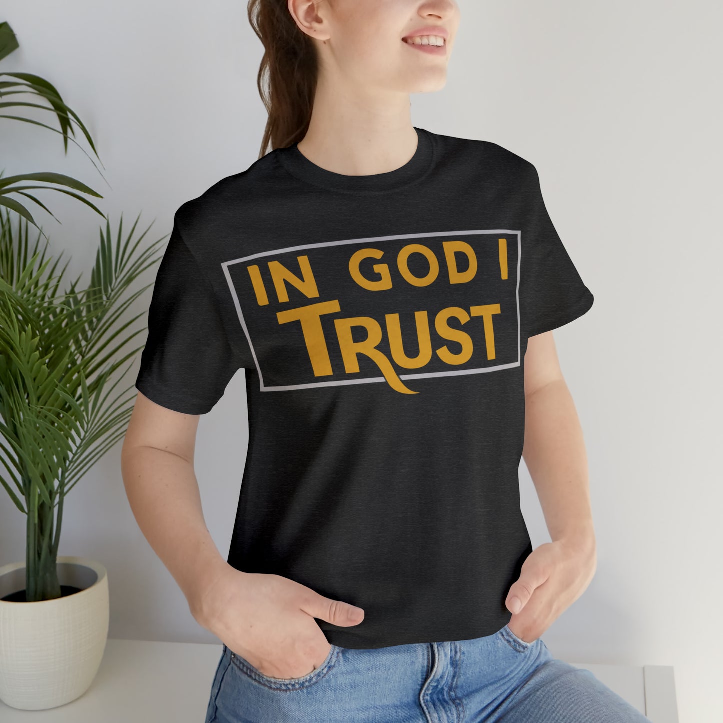 Trust in GOD Unisex Short Sleeve Tee